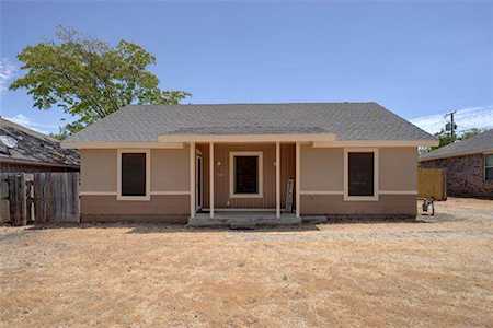 708 Hallvale Drive White Settlement, TX 76108