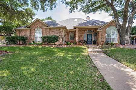7913 Bridlewood Drive North Richland Hills, TX 76182