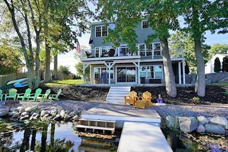 34 Treasure Island Road Plainville, MA 02762