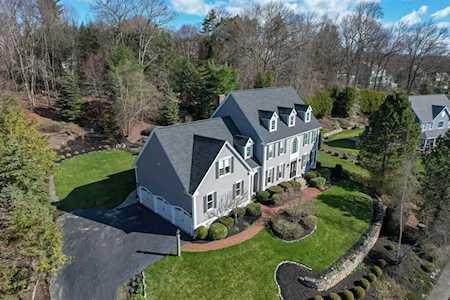 26 Blackthorn Rd Shrewsbury, MA 01545