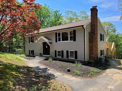 82 Breakneck Rd Sturbridge, MA 01566
