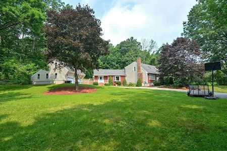 9 Gay Rd Brookfield, MA 01506