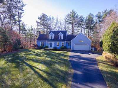 261 Macarthur Rd Northbridge, MA 01534