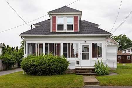 7 Everett Ave Webster, MA 01570