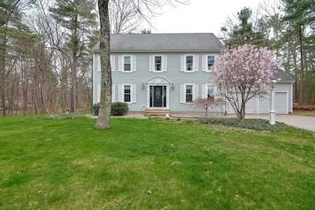 83 Macarthur Rd Northbridge, MA 01534