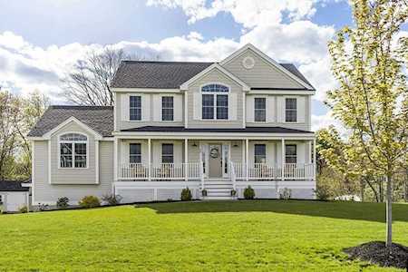 68 Old Pasture Rd Dracut, MA 01826