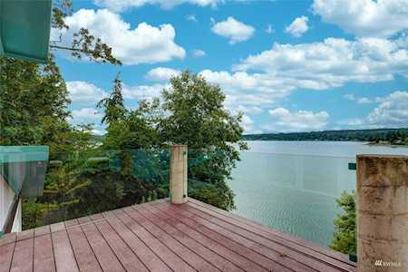 22425 Dockton Rd SW Vashon, WA 98070
