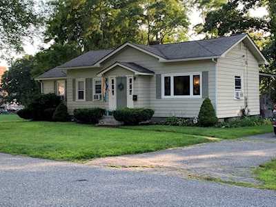 14 Fairbanks Rd Framingham, MA 01701