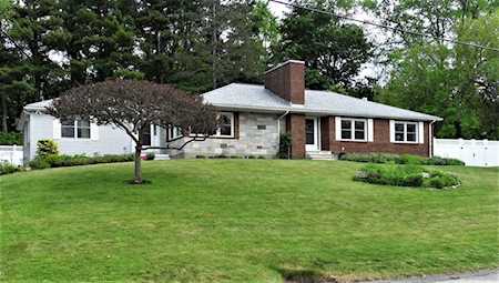 57 Hampton St Auburn, MA 01501
