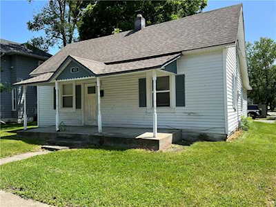 421 W Broadway St Greenwood, IN 46143