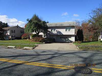 57 Lynnwood Ln Worcester, MA 01609