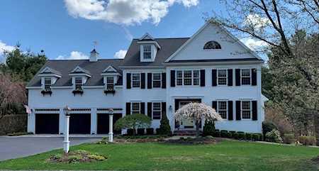 39 Vine Brook Rd Medfield, MA 02052