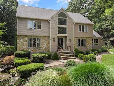 1 Coachman Ridge Rd Shrewsbury, MA 01545