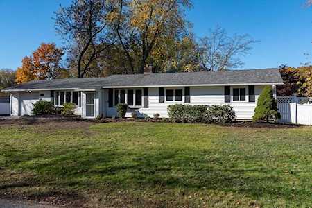 28 Bantry Rd Framingham, MA 01701