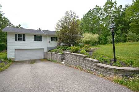 149 Berry Corner Rd Charlton, MA 01507
