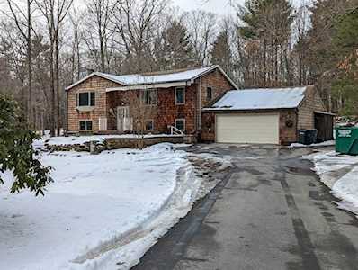 36 Oak Ridge Dr Charlton, MA 01507