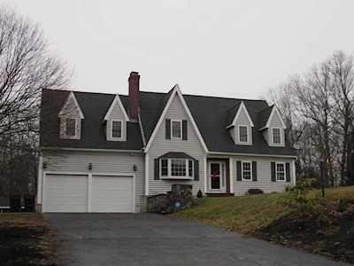 19 Emilia Dr Uxbridge, MA 01569