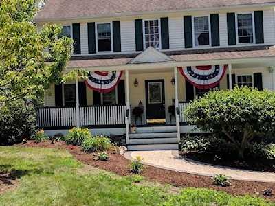 15 Allard Ct Millville, MA 01529