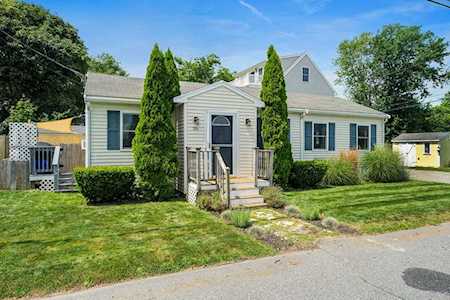 26 Columbus Rd Marshfield, MA 02050