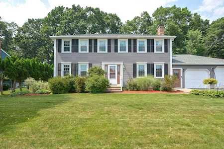 34 Dolly Dr Worcester, MA 01604