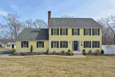 205 Morgan Rd Northbridge, MA 01588