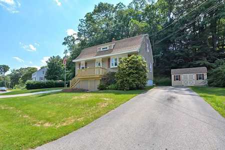 5 Chestnut Hill Rd Oxford, MA 01537