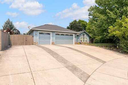 813 White Oak Circle Central Point, OR 97502
