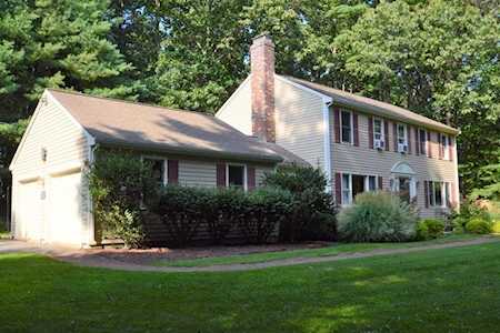 5 Crestview Dr Hudson, MA 01749