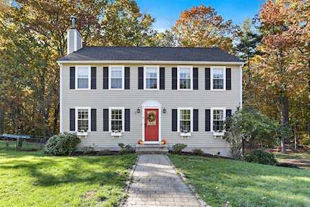 18 Dettling Rd Maynard, MA 01754
