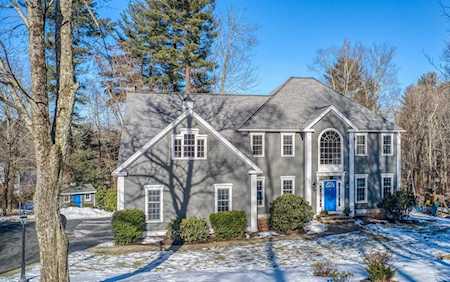 4 Fieldstone Ct Grafton, MA 01519