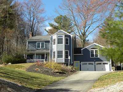 13 Wamsutta Ridge Rd Charlton, MA 01507