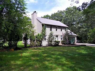 21 Royal Crest Dr Douglas, MA 01516