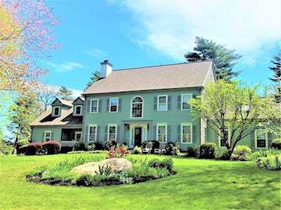 157 Tack Factory Pond Dr Scituate, MA 02066