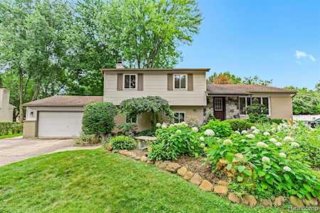 23963 Lynwood Dr Novi, MI 48374