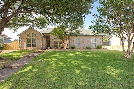 2946 Cresthaven Drive Grapevine, TX 76051