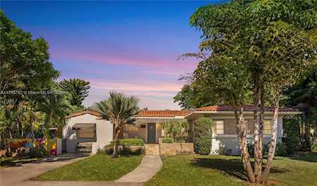 11701 NE 9th Ave Biscayne Park, FL 33161