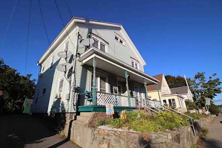 12 Sutton Ave Oxford, MA 01540