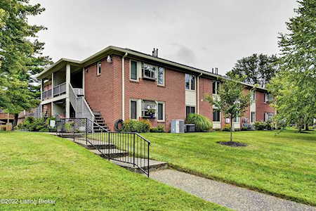 406 Rosewood Ct Louisville, KY 40223