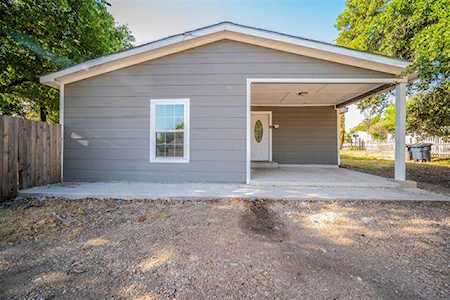 4801 Mccart Avenue Fort Worth, TX 76115