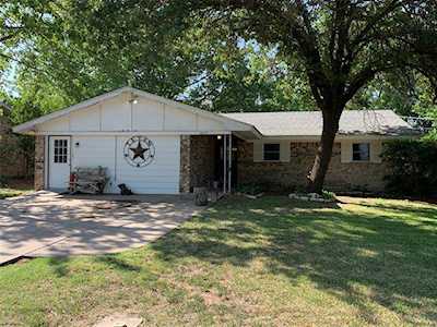 1207 W Cage Street Stephenville, TX 76401