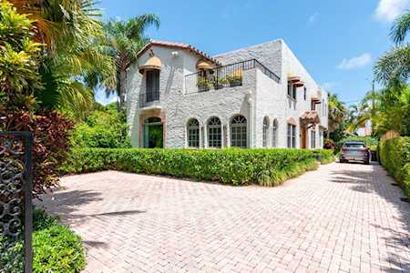 287 Valencia Road West Palm Beach, FL 33401