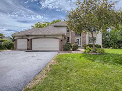 18205 46th Avenue N Plymouth, MN 55446
