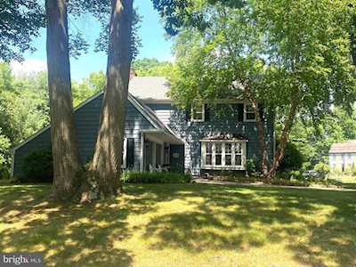 921 Locksley Ln Woodbury, NJ 08096
