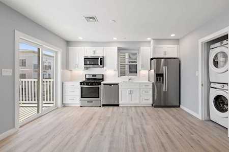 185 London St #1 Boston, MA 02128