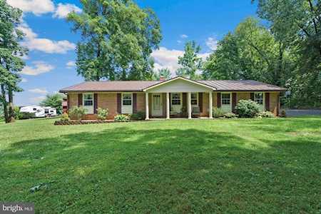 694 Ridge Rd S Martinsburg, WV 25403