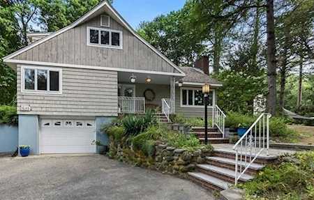 1689 Great Pond Rd North Andover, MA 01845