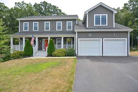 302 Roosevelt Drive Northbridge, MA 01534