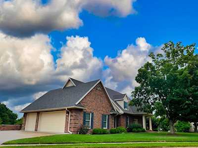 2301 Deer Creek CT Columbia, MO 65201