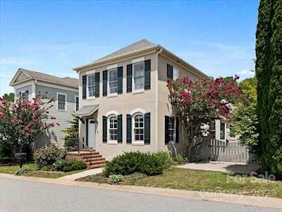 228 Leucothoe Ln Asheville, NC 28803