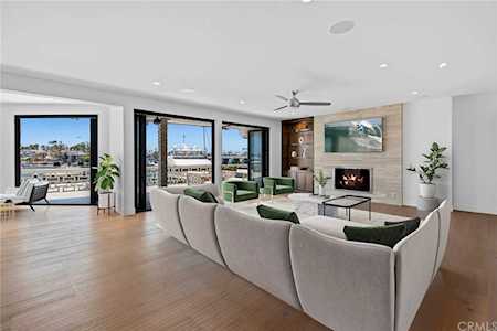 1215 Bayside Dr #103 Corona Del Mar, CA 92625